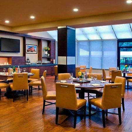 Trumbull Marriott Shelton Restaurante foto