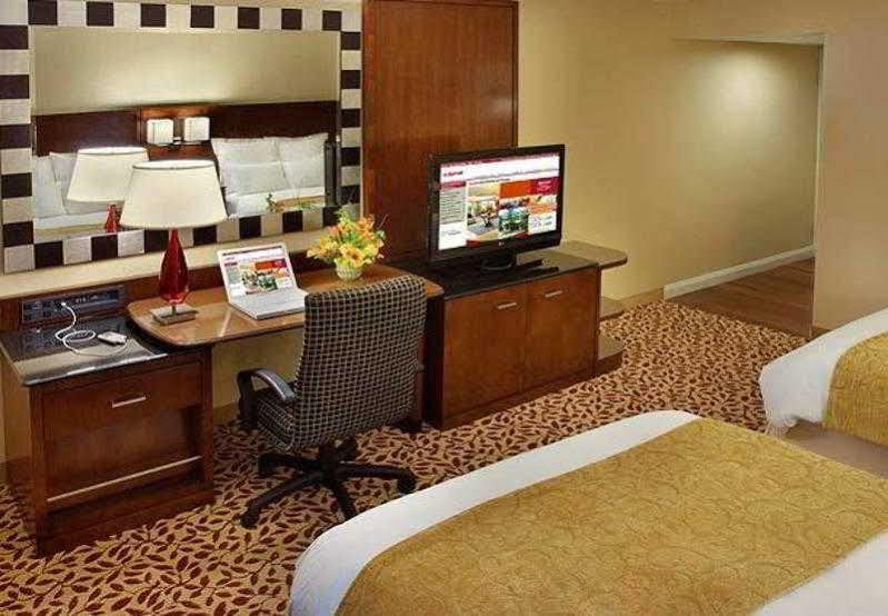 Trumbull Marriott Shelton Exterior foto